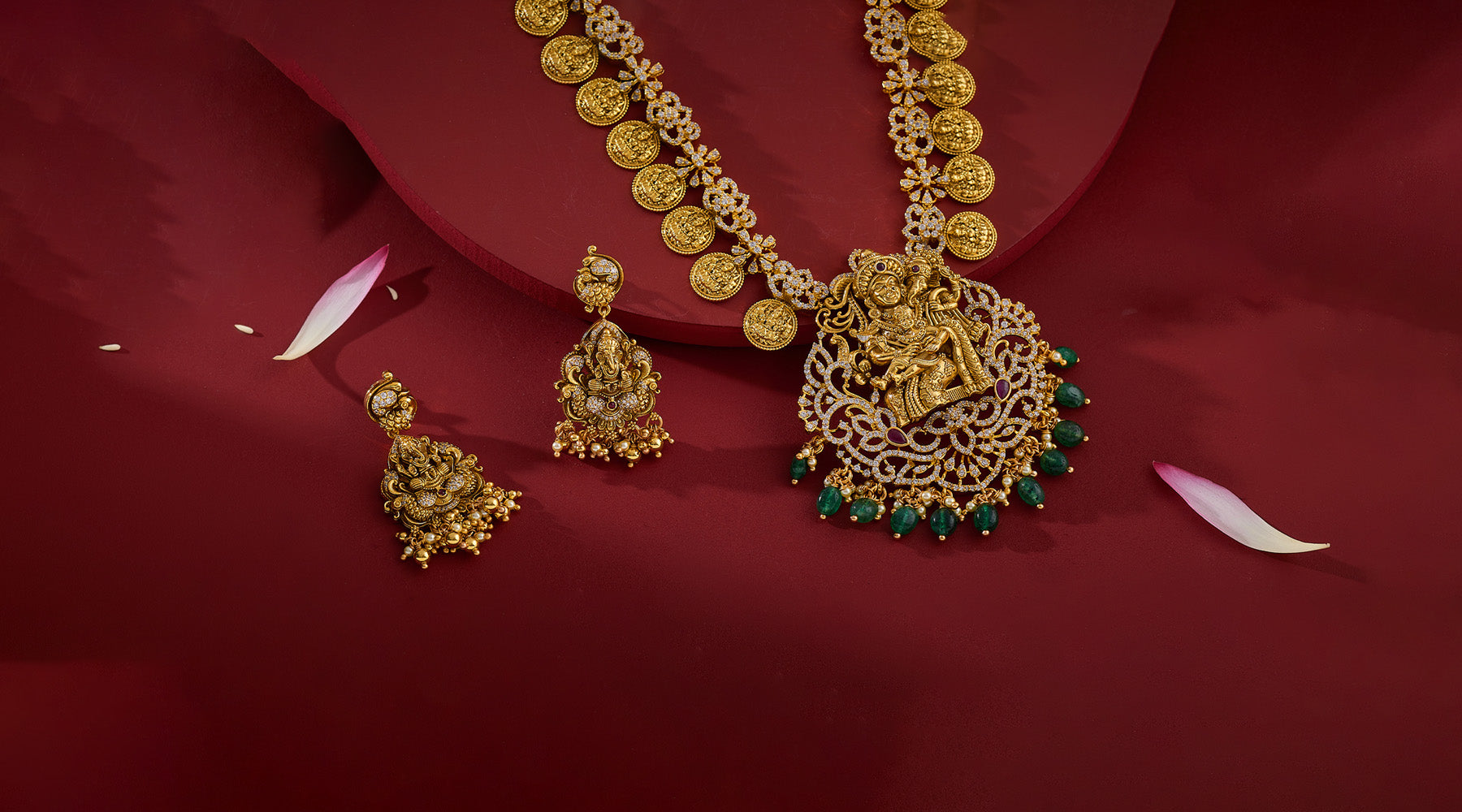 Garner the Blessings of Lord Ganesha with these Auspicious Jewellery