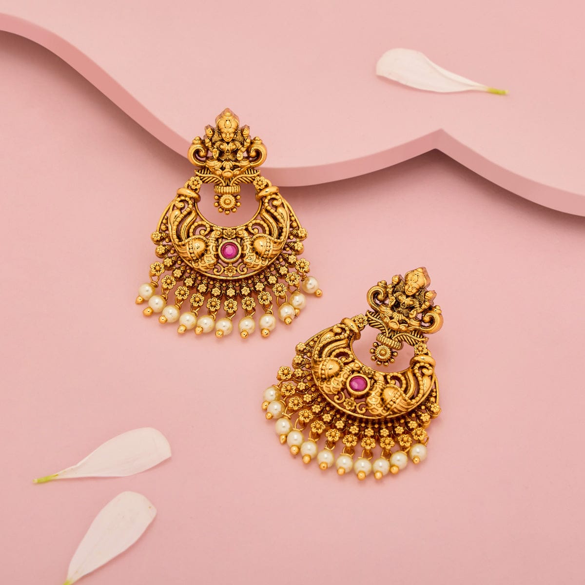 Antique Earring Antique Earring 189158