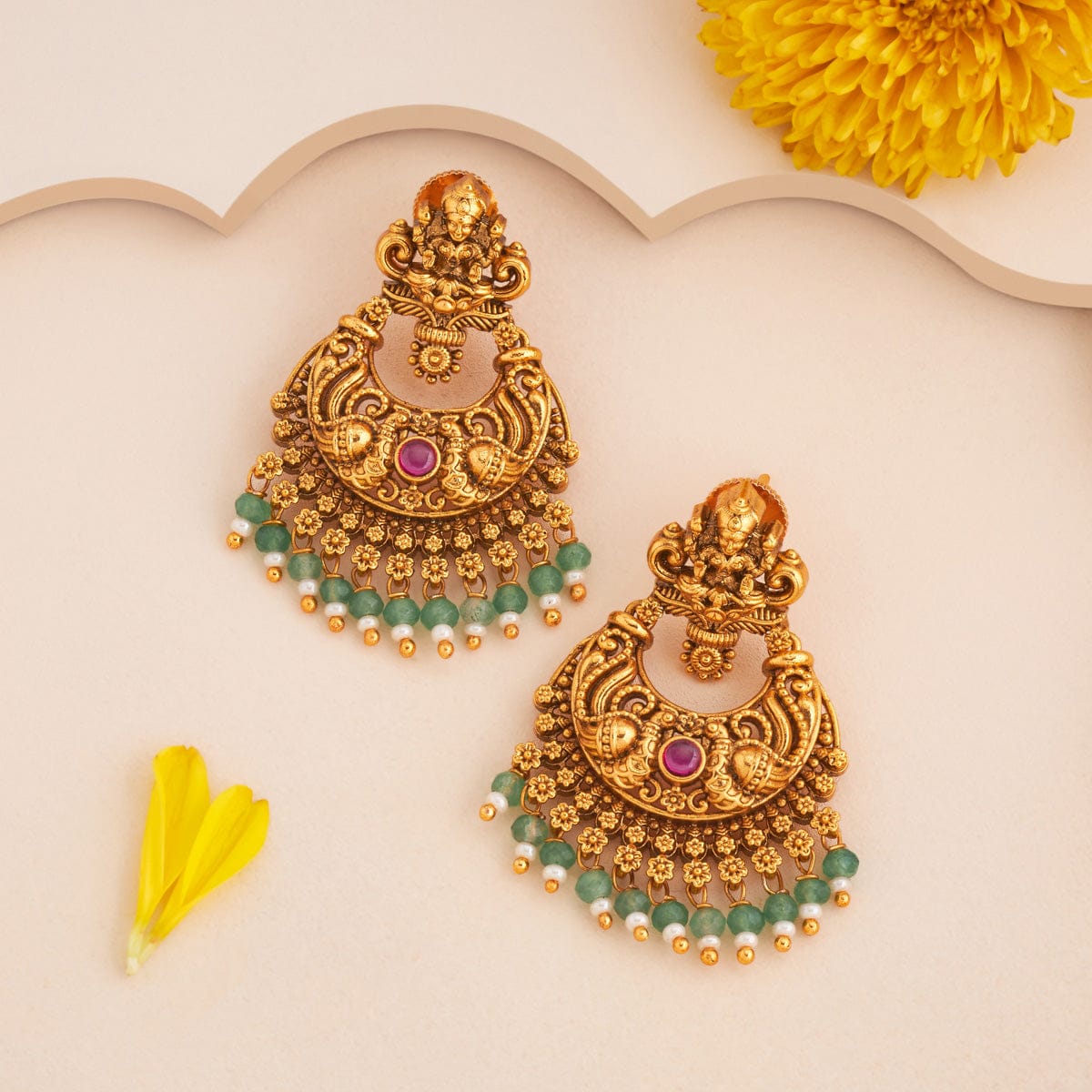 Antique Earring Antique Earring 189158