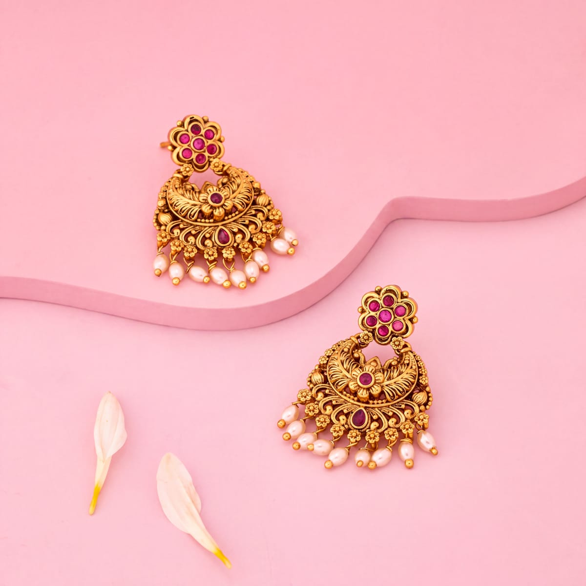 Antique Earring Antique Earring 199383