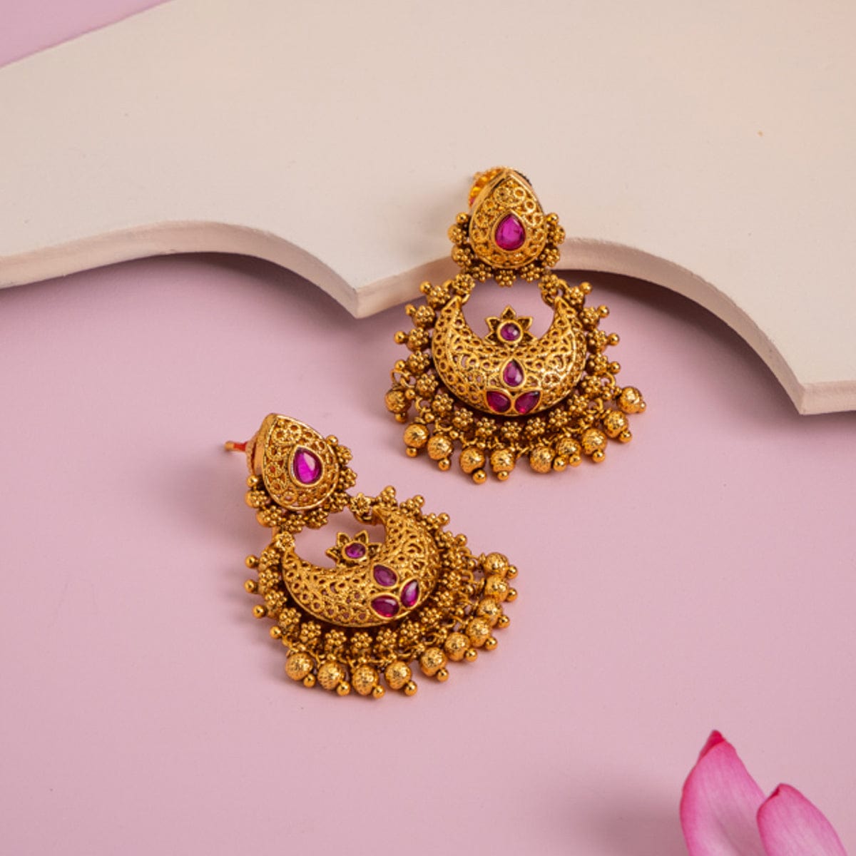 Antique Earring Antique Earring 185447