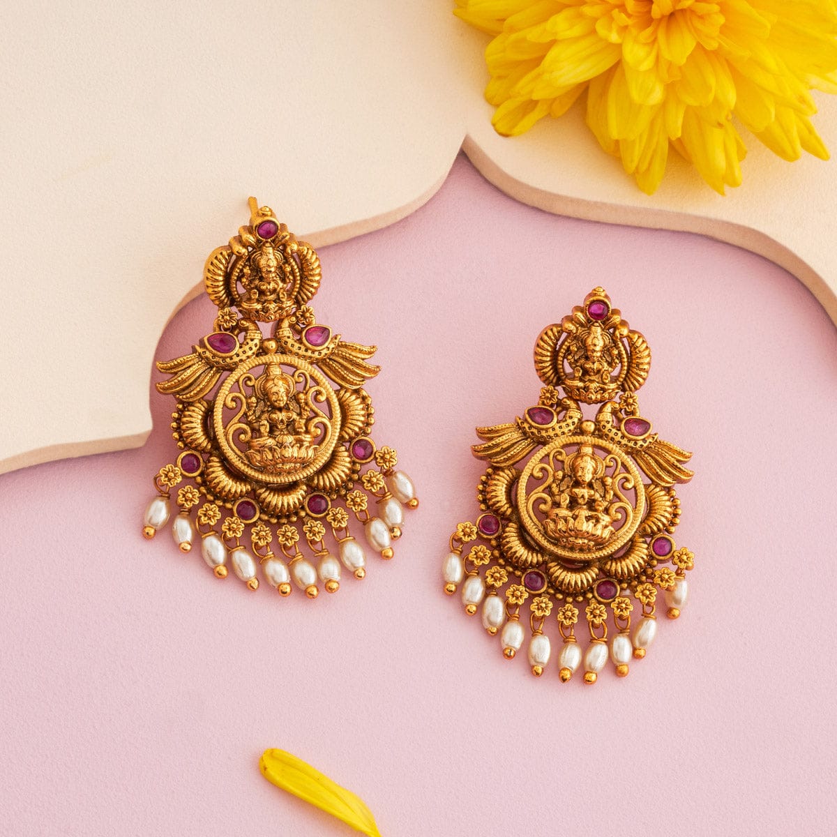 Antique Earring Antique Earring 189155