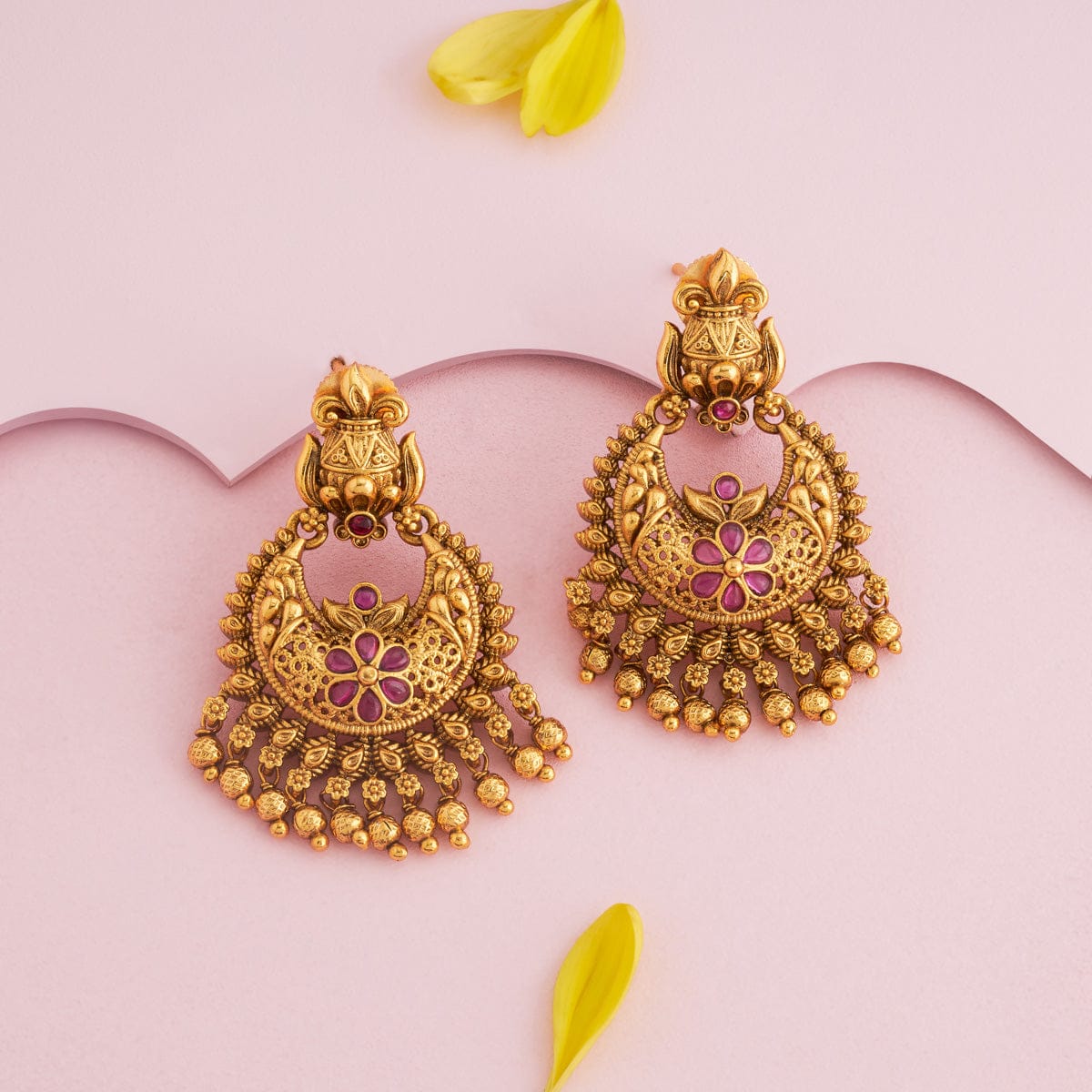 Antique Earring Antique Earring 189161