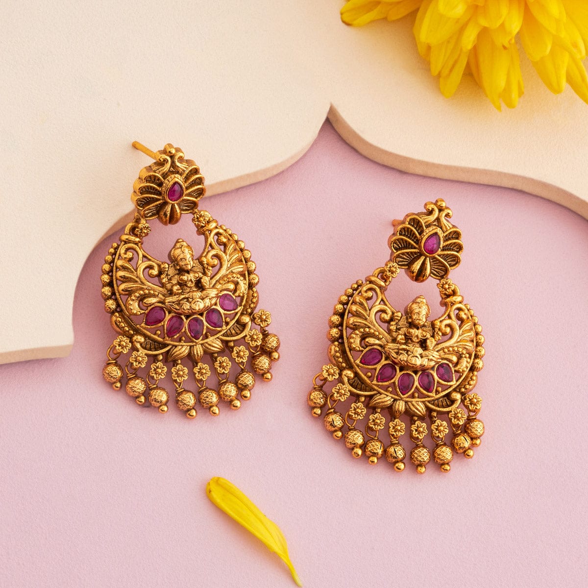 Antique Earring Antique Earring 191156