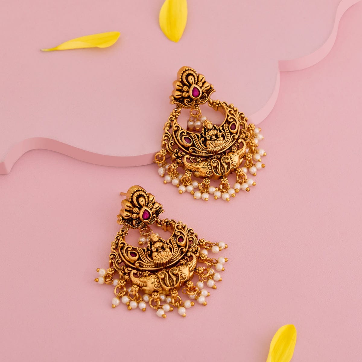 Antique Earring Antique Earring 195145