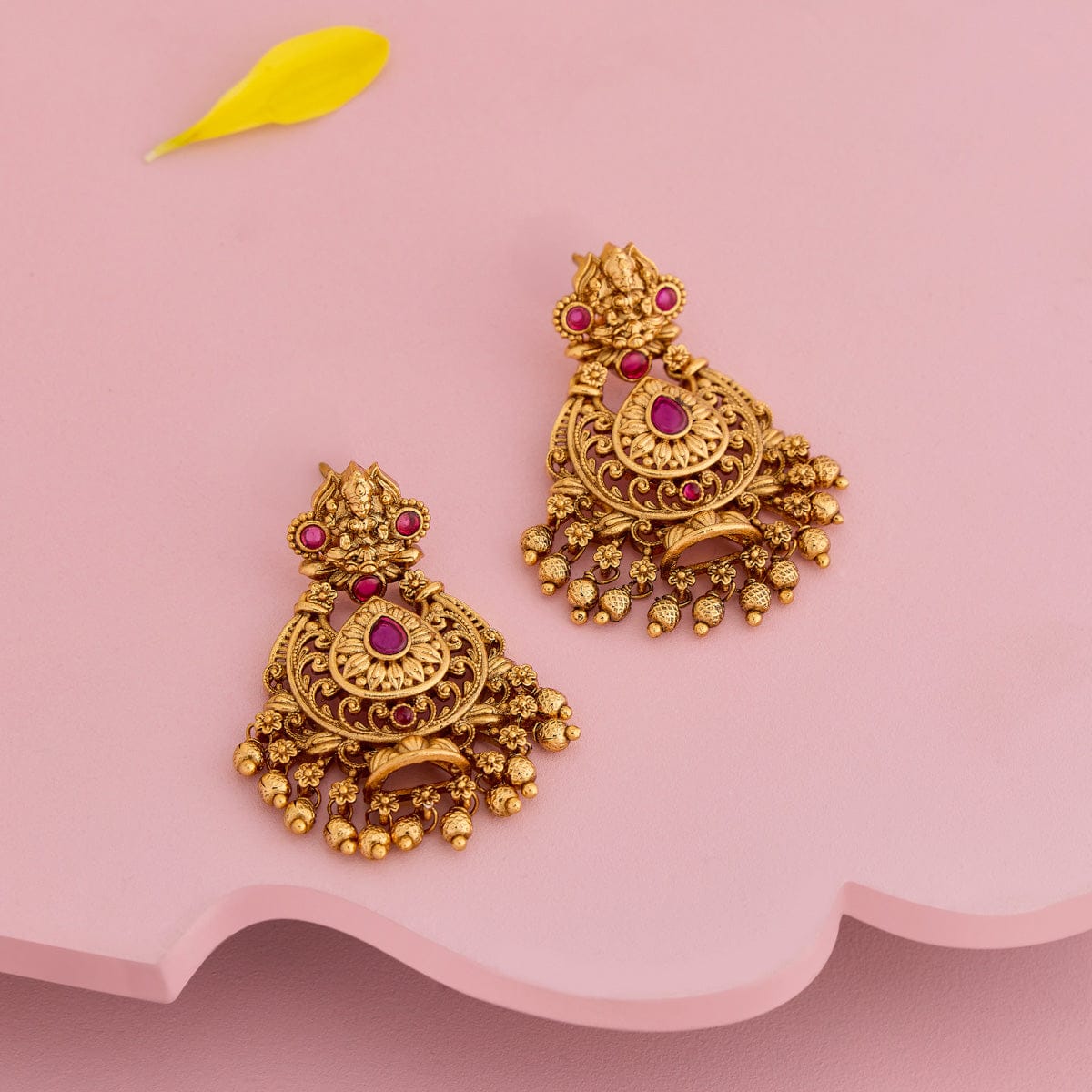 Antique Earring Antique Earring 196583