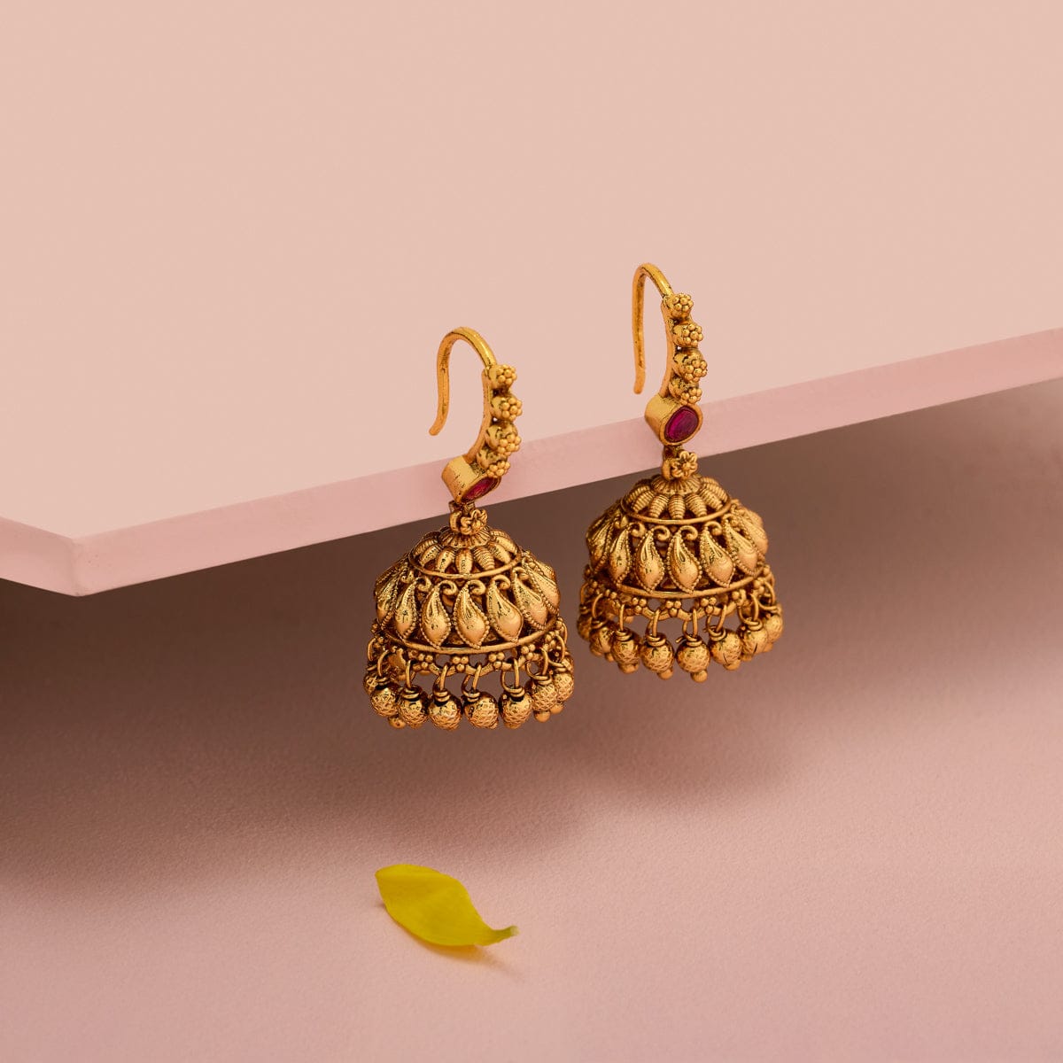 Antique Earring Antique Earring 196595