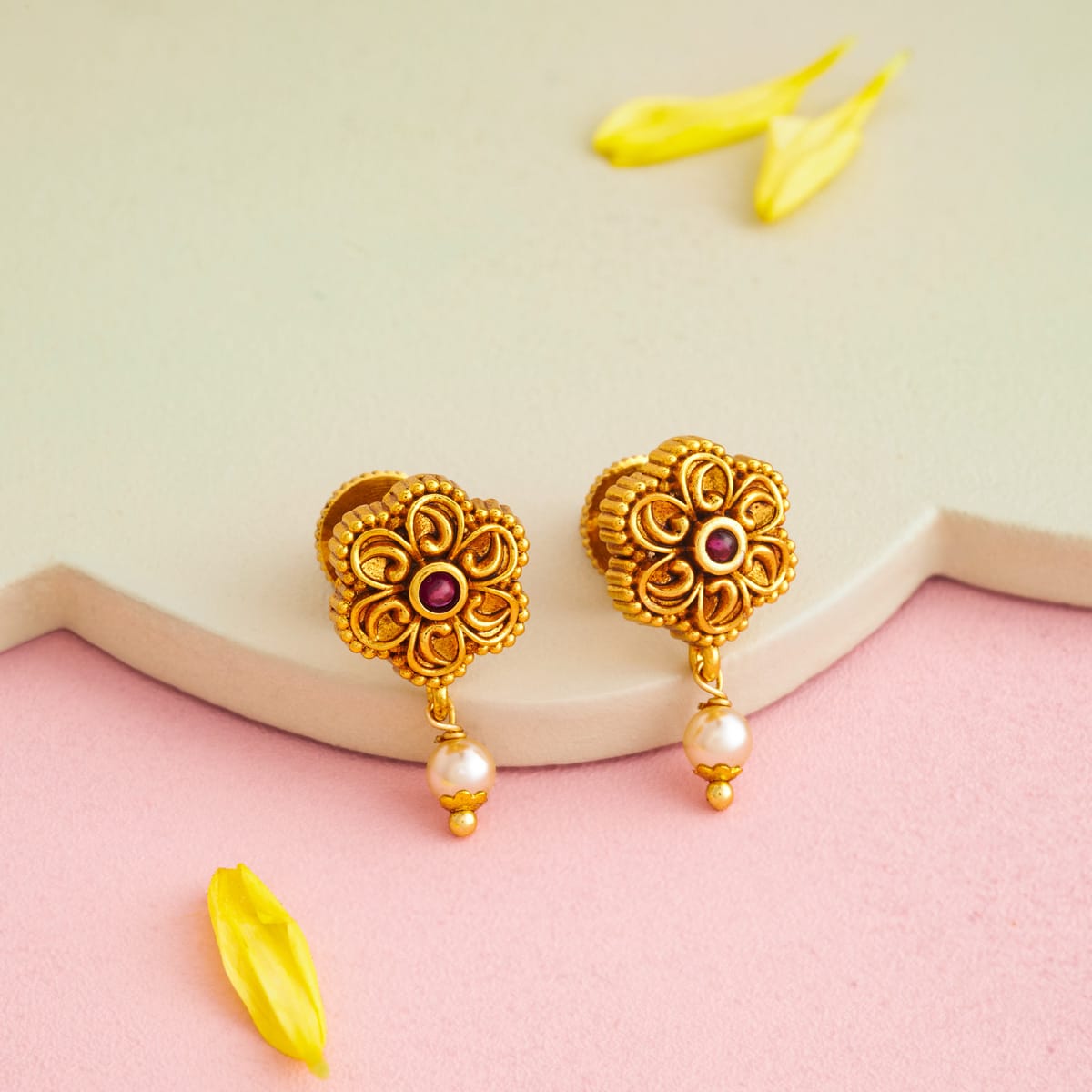 Antique Earring Antique Earring 202340