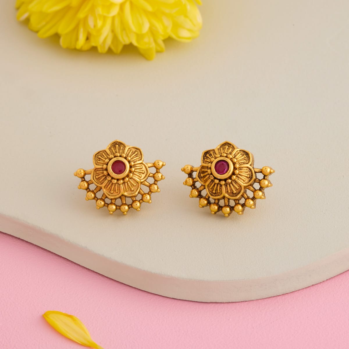 Antique Earring Antique Earring 204810