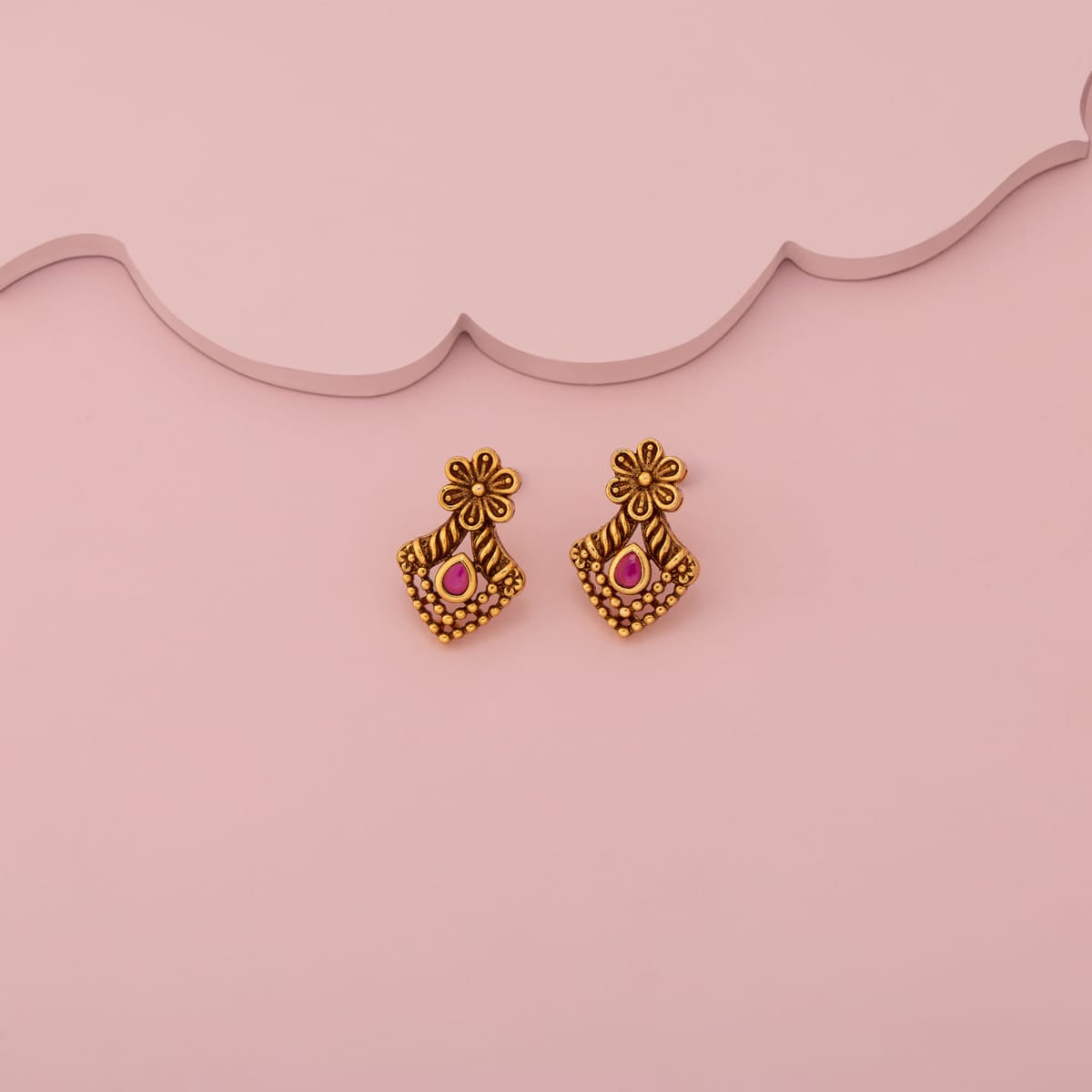 Antique Earring Antique Earring 204967
