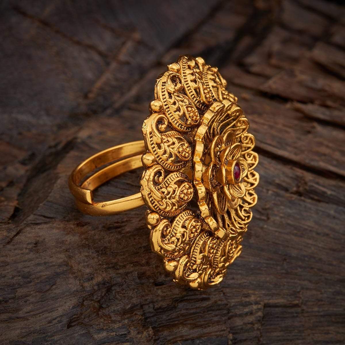 Vintage Leaf Patterned Gold Wedding Band Ring, Size 8 1/2
