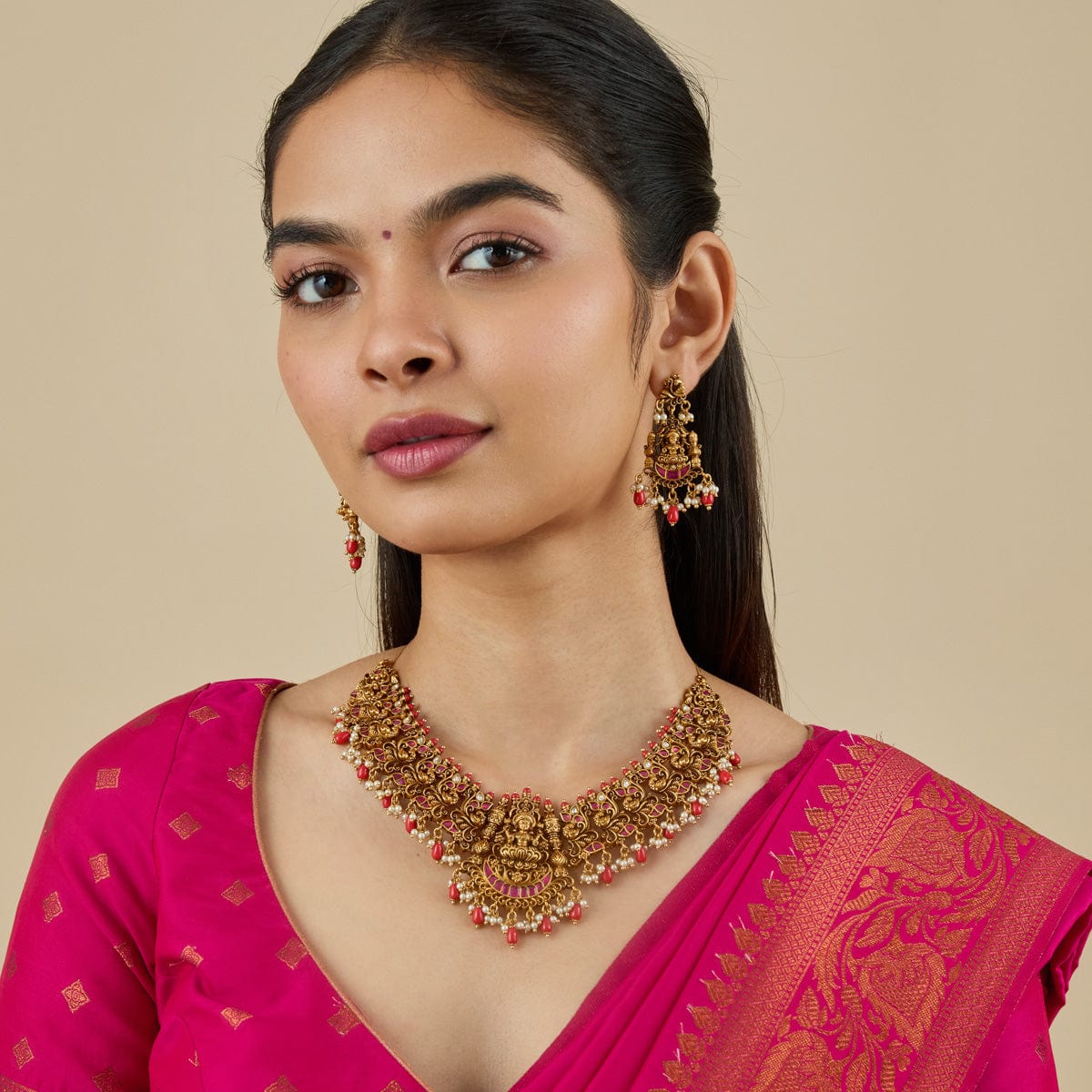 Antique Necklace Antique Necklace 182537