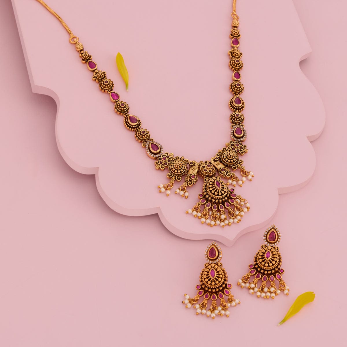 Antique Necklace Antique Necklace 188916