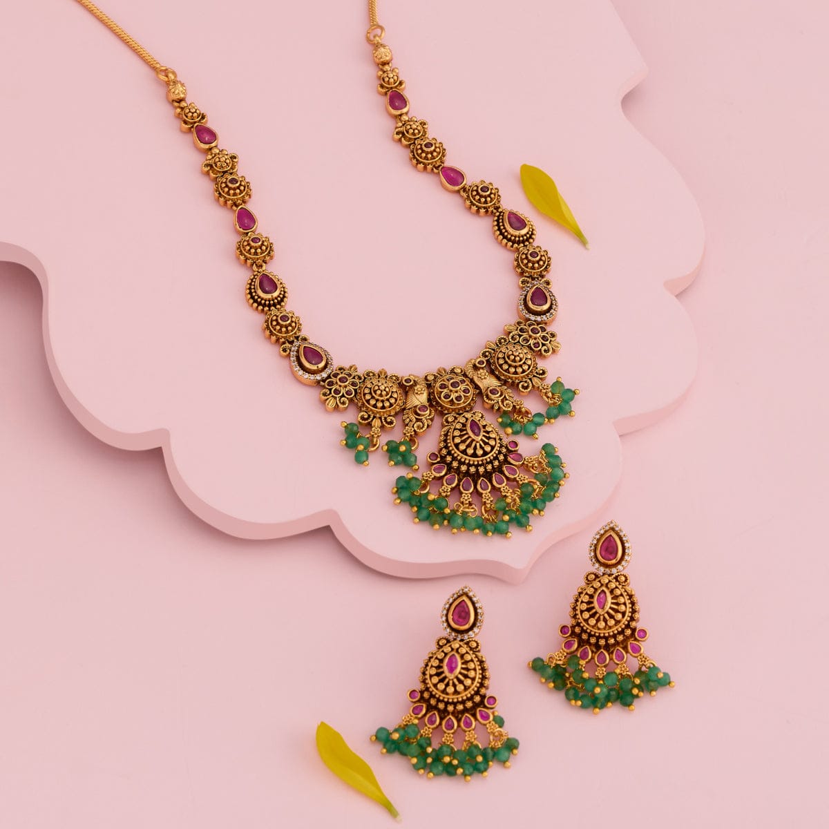 Antique Necklace Antique Necklace 188916