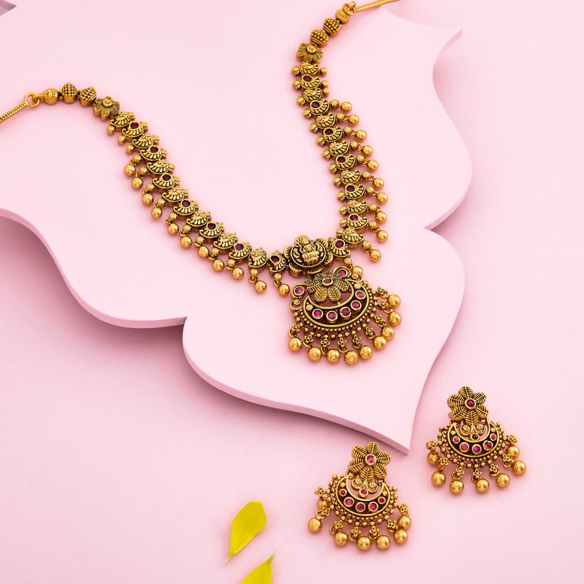 Antique Necklace Antique Necklace 190691