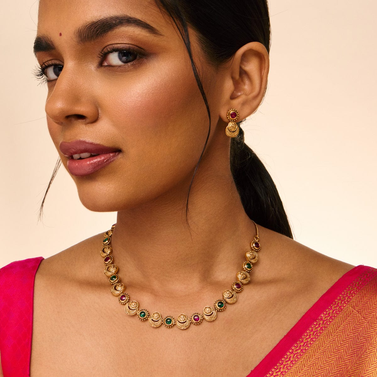 Antique Necklace Antique Necklace 191126