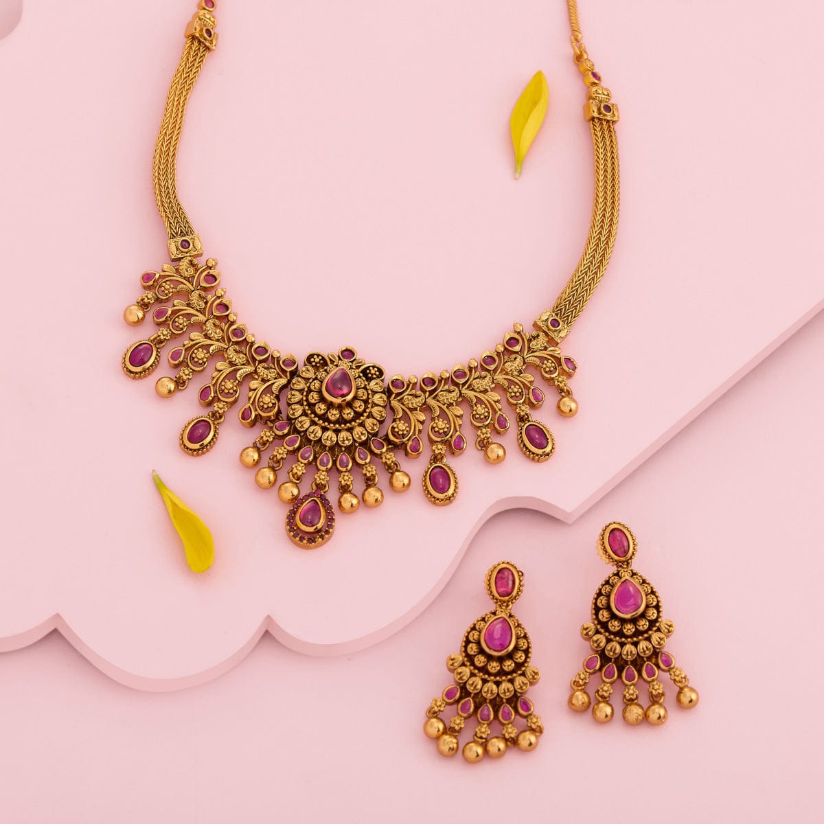 Antique Necklace Antique Necklace 191129