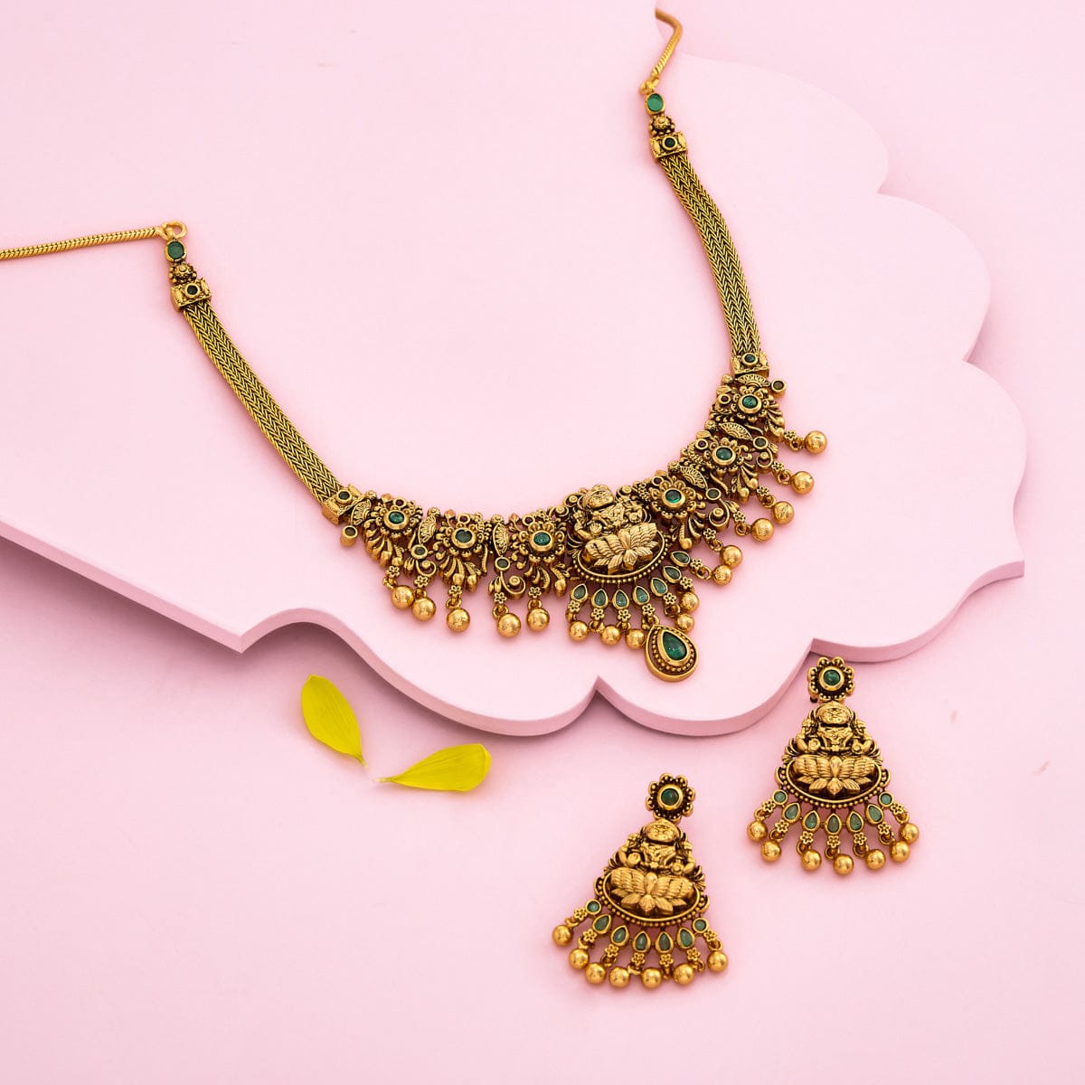 Antique Necklace Antique Necklace 191138