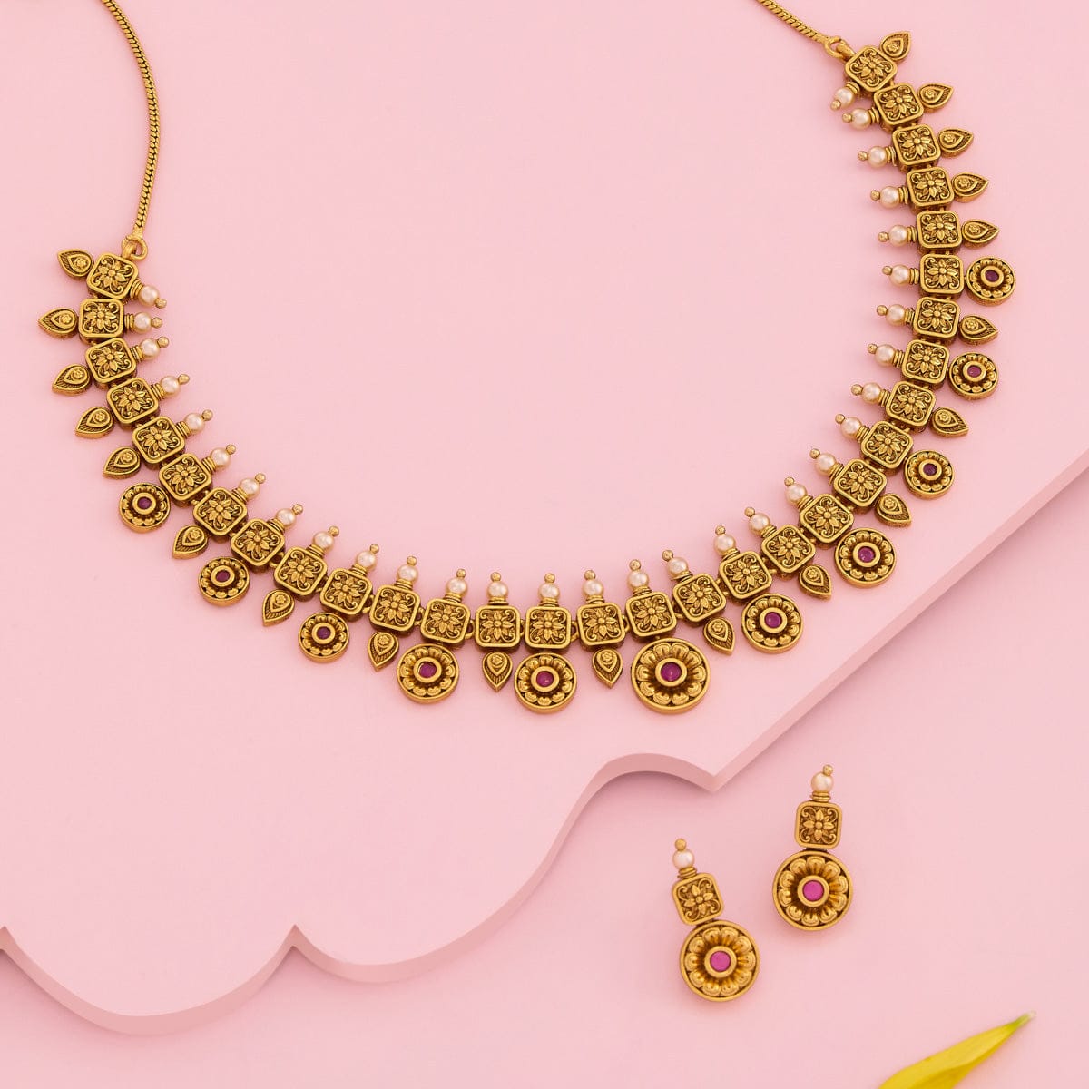 Antique Necklace Antique Necklace 191611