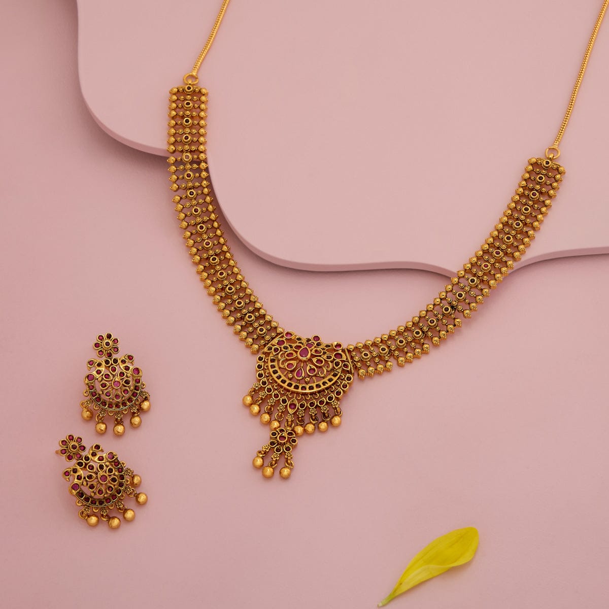 Antique Necklace Antique Necklace 197773