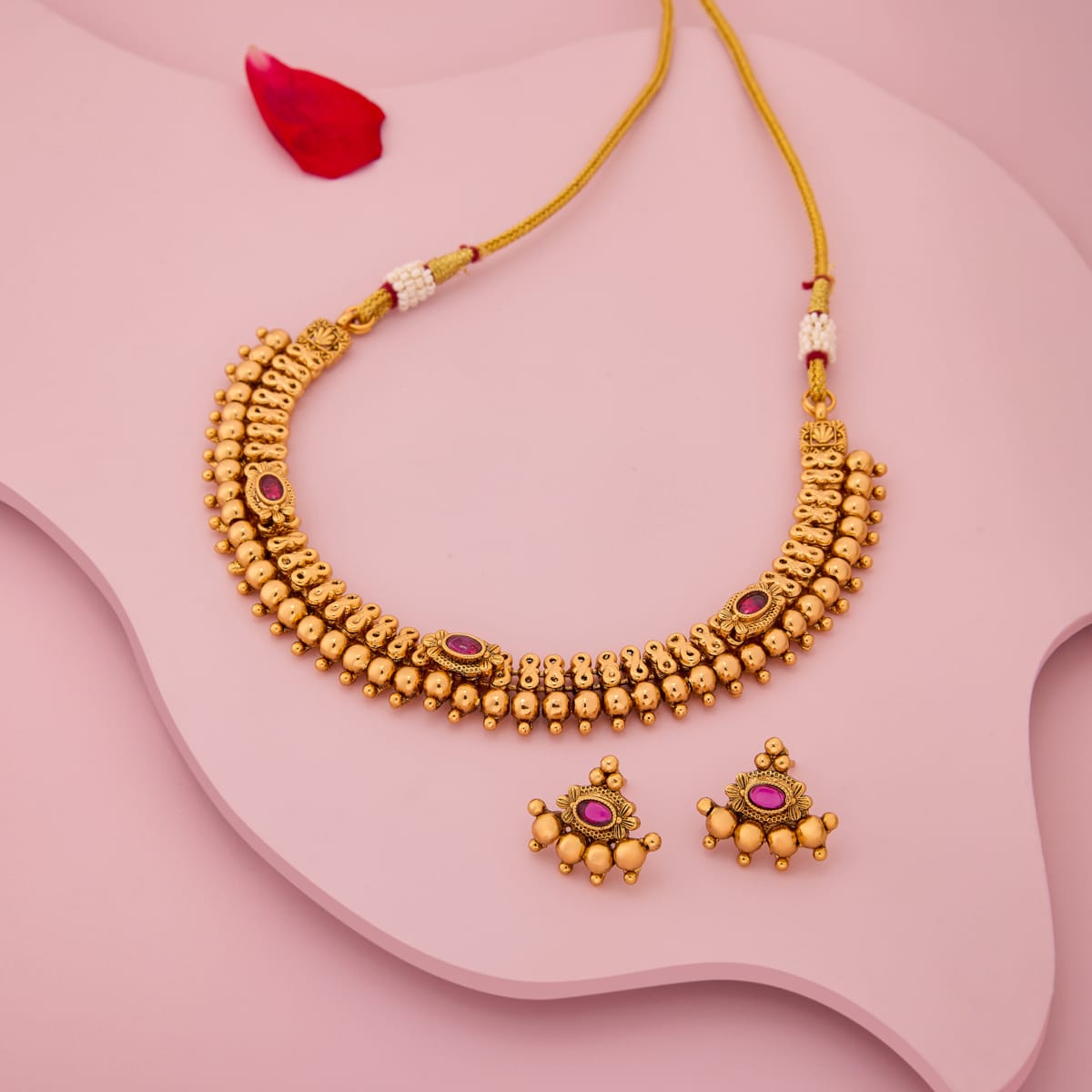Antique Necklace Antique Necklace 204089