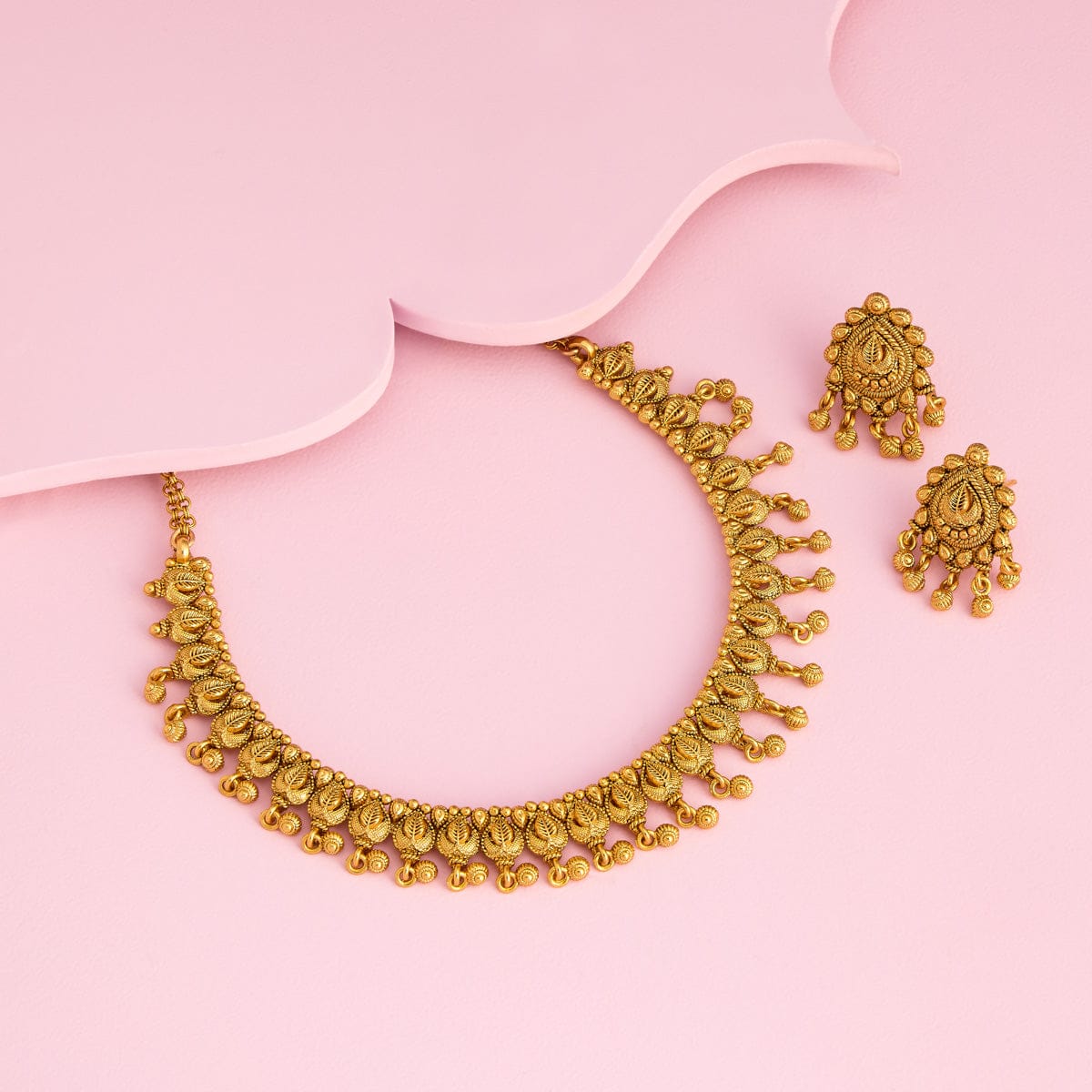 Antique Necklace Antique Necklace 188976