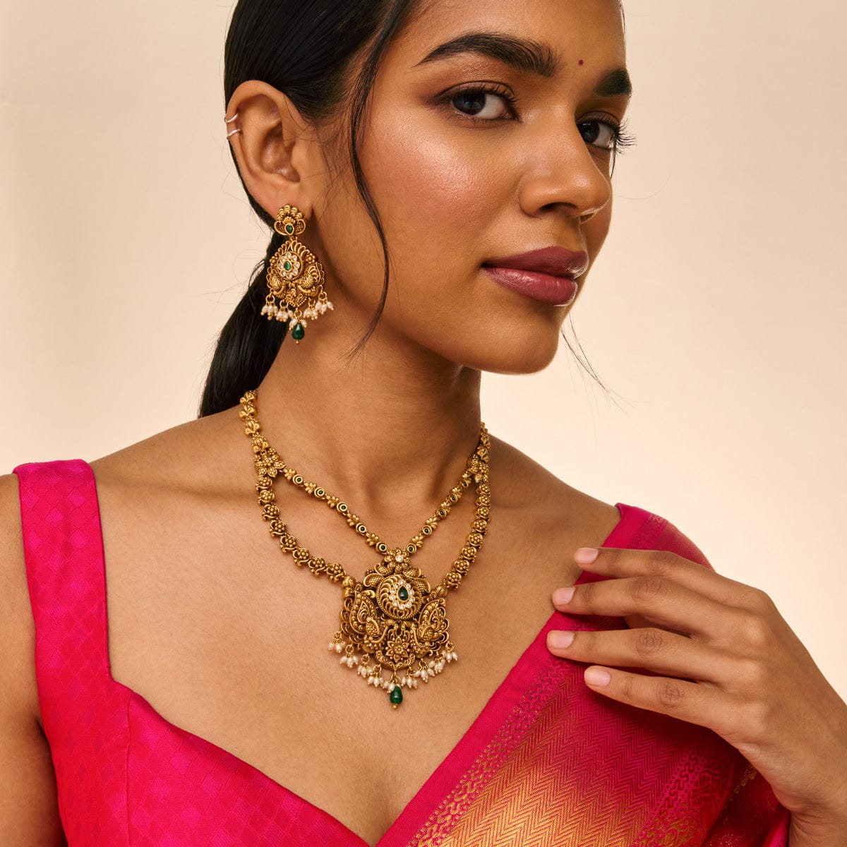 Antique Necklace Antique Necklace 190712