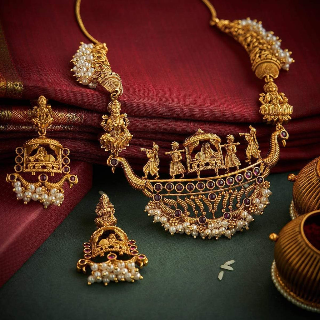 Antique, vintage, designer costume jewelry, fine precious Jewellery.