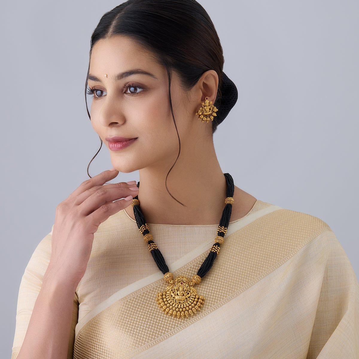 Antique Necklace Antique Necklace 150325