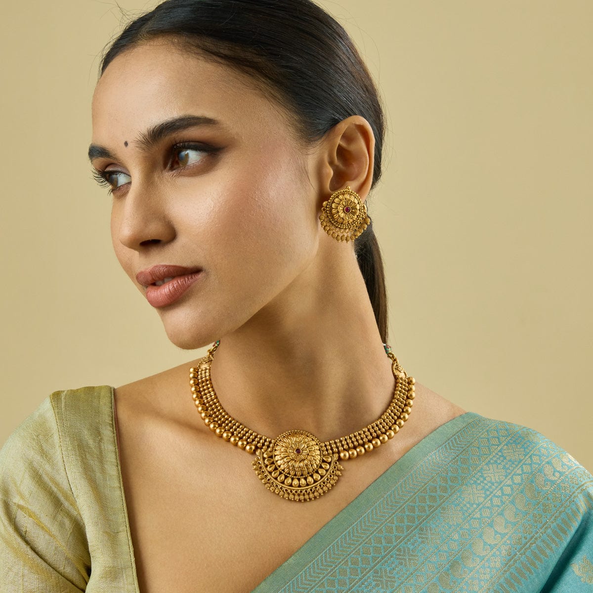 Antique Necklace Antique Necklace 184077