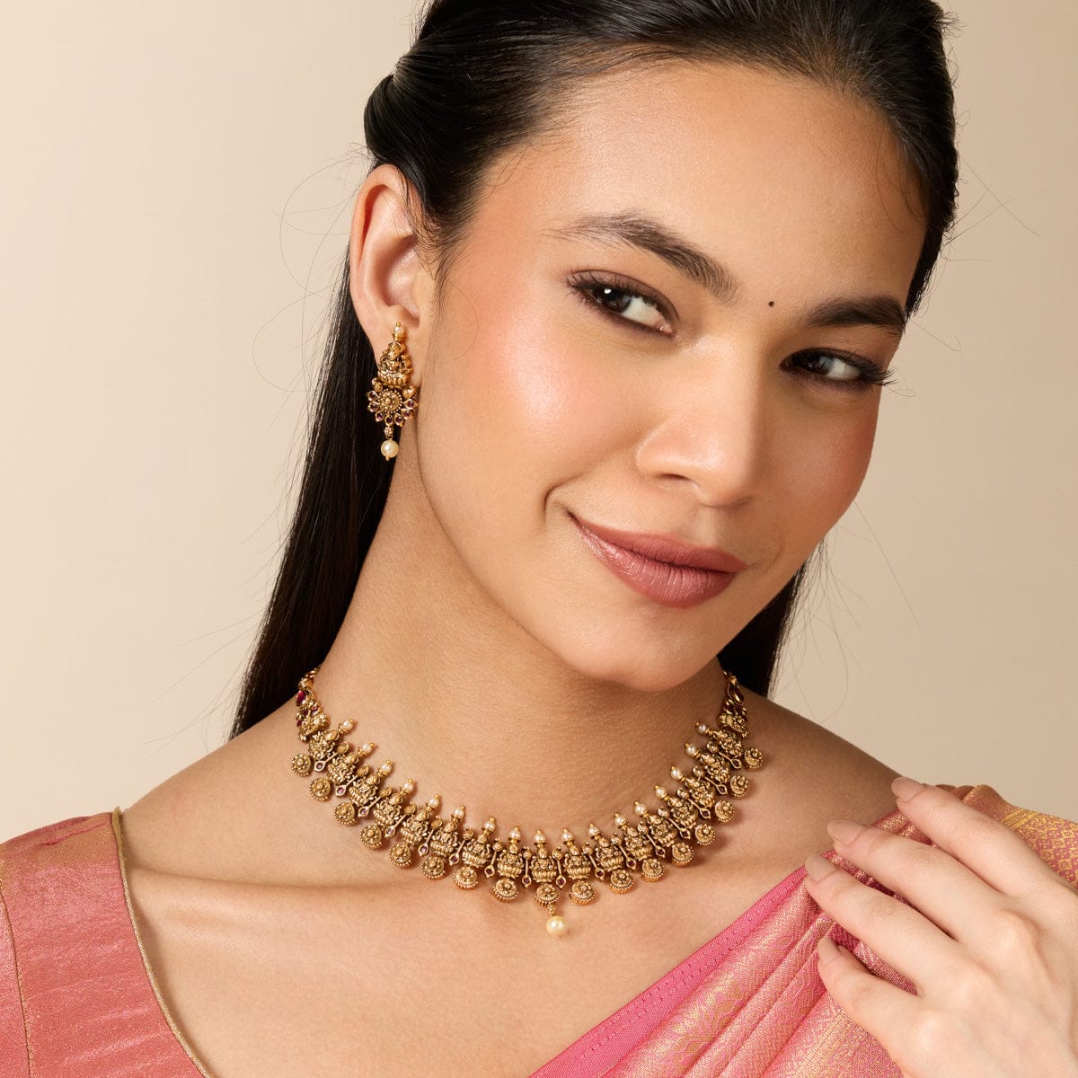 Antique Necklace Antique Necklace 190309