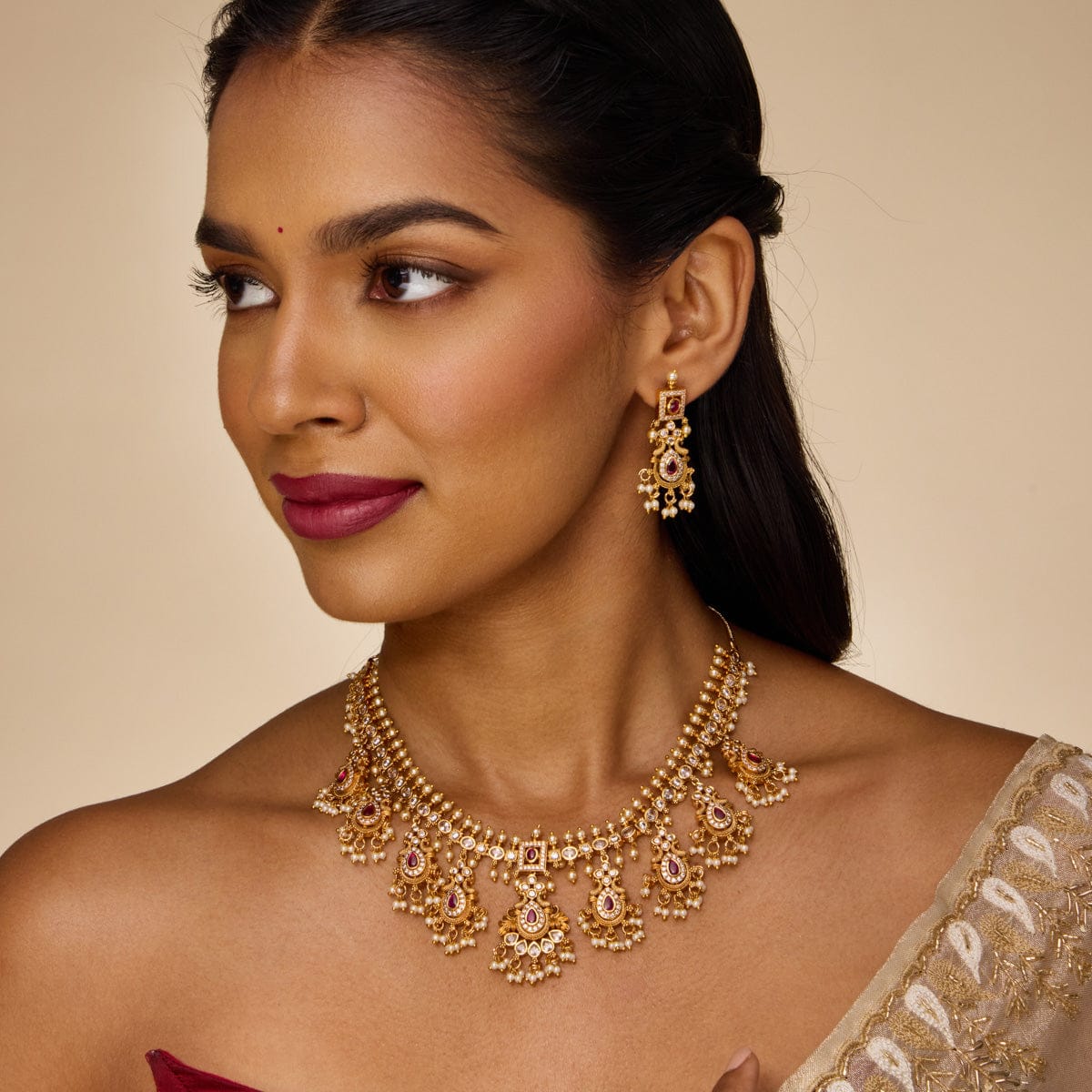 Antique Necklace Antique Necklace 190325