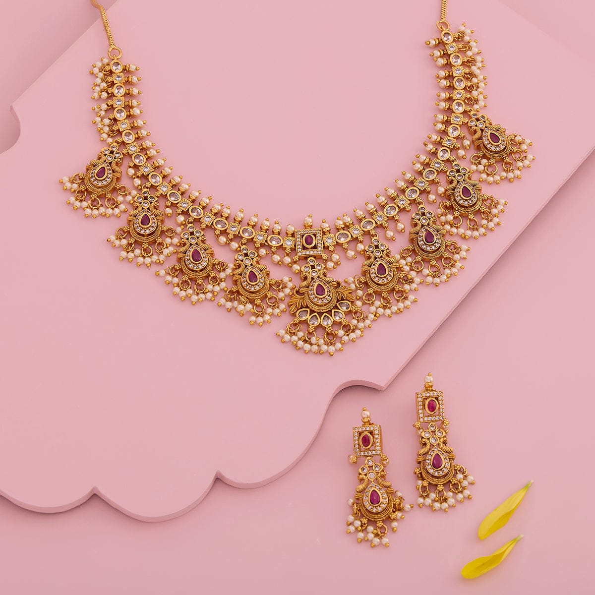 Antique Necklace Antique Necklace 190325