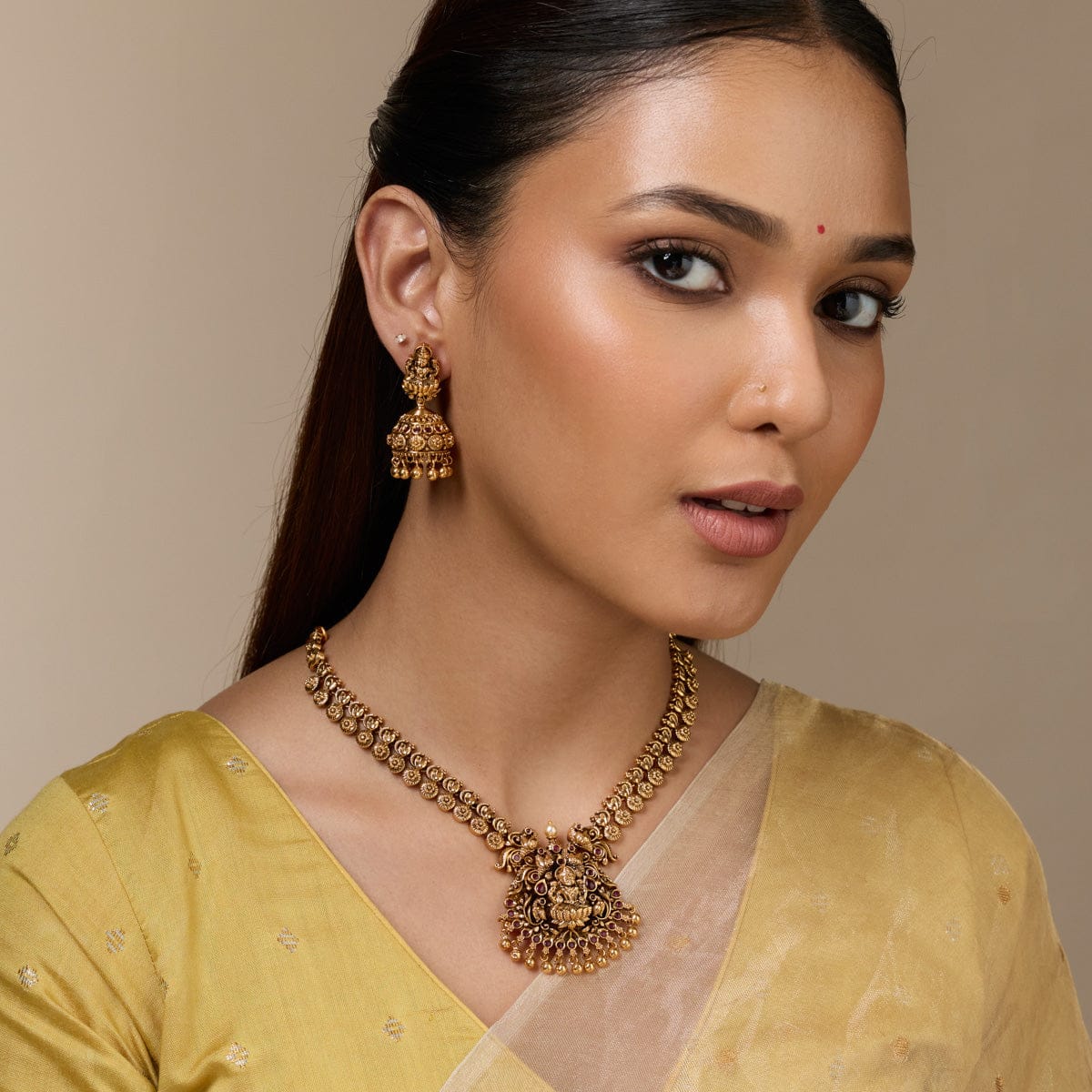 Antique Necklace Antique Necklace 190327