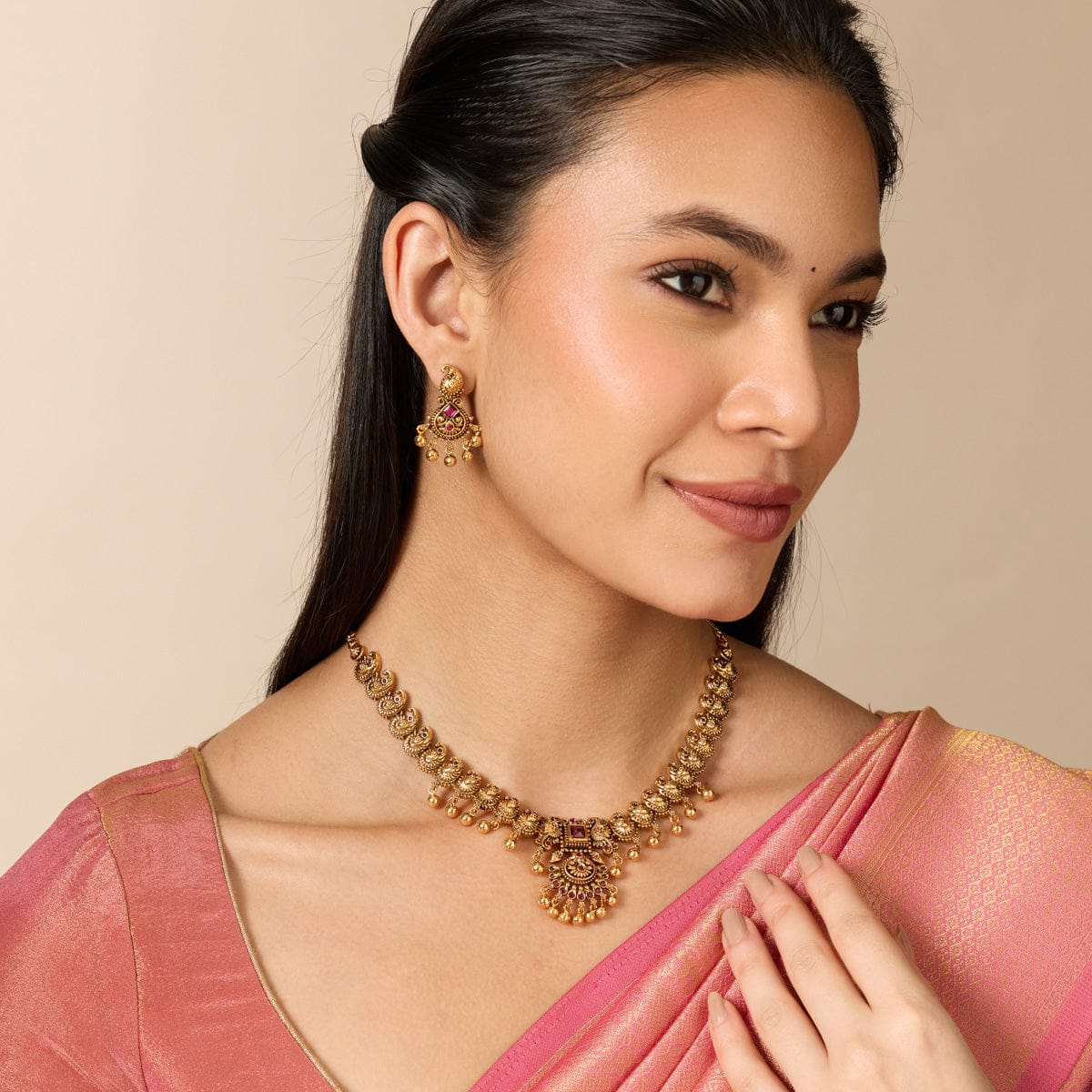 Antique Necklace Antique Necklace 190335