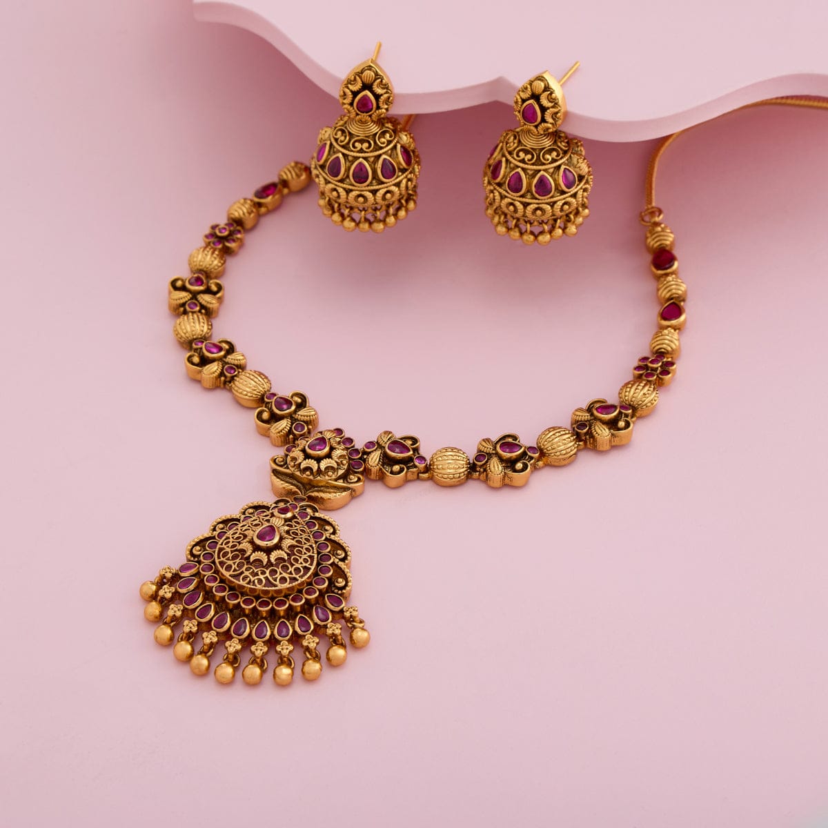 Antique Necklace Antique Necklace 190355