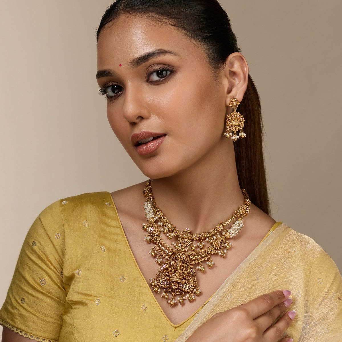 Antique Necklace Antique Necklace 190720