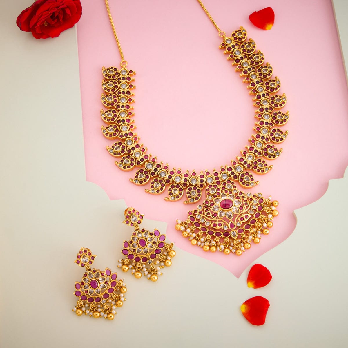 Antique Necklace Antique Necklace 195295