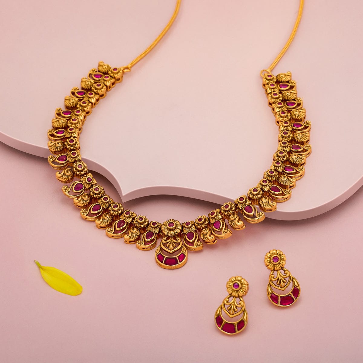 Antique Necklace Antique Necklace 197298