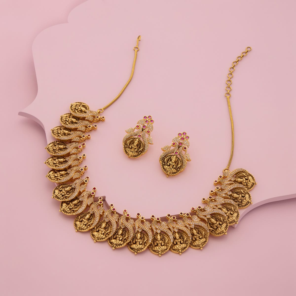 Antique Necklace Antique Necklace 202403