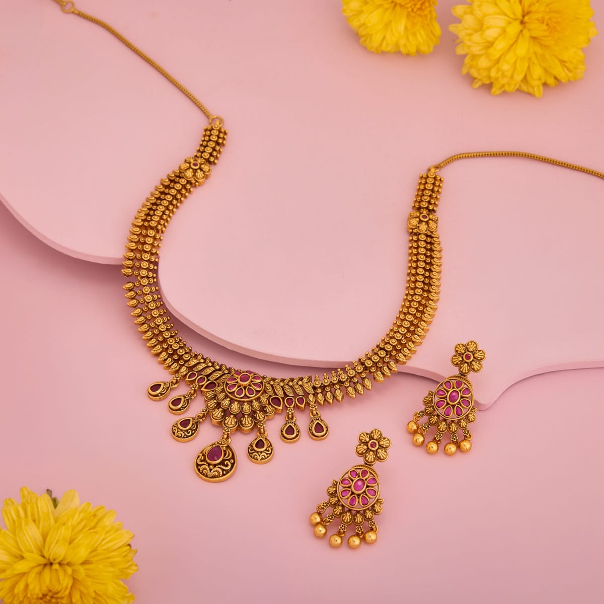 Antique Necklace Antique Necklace 202537