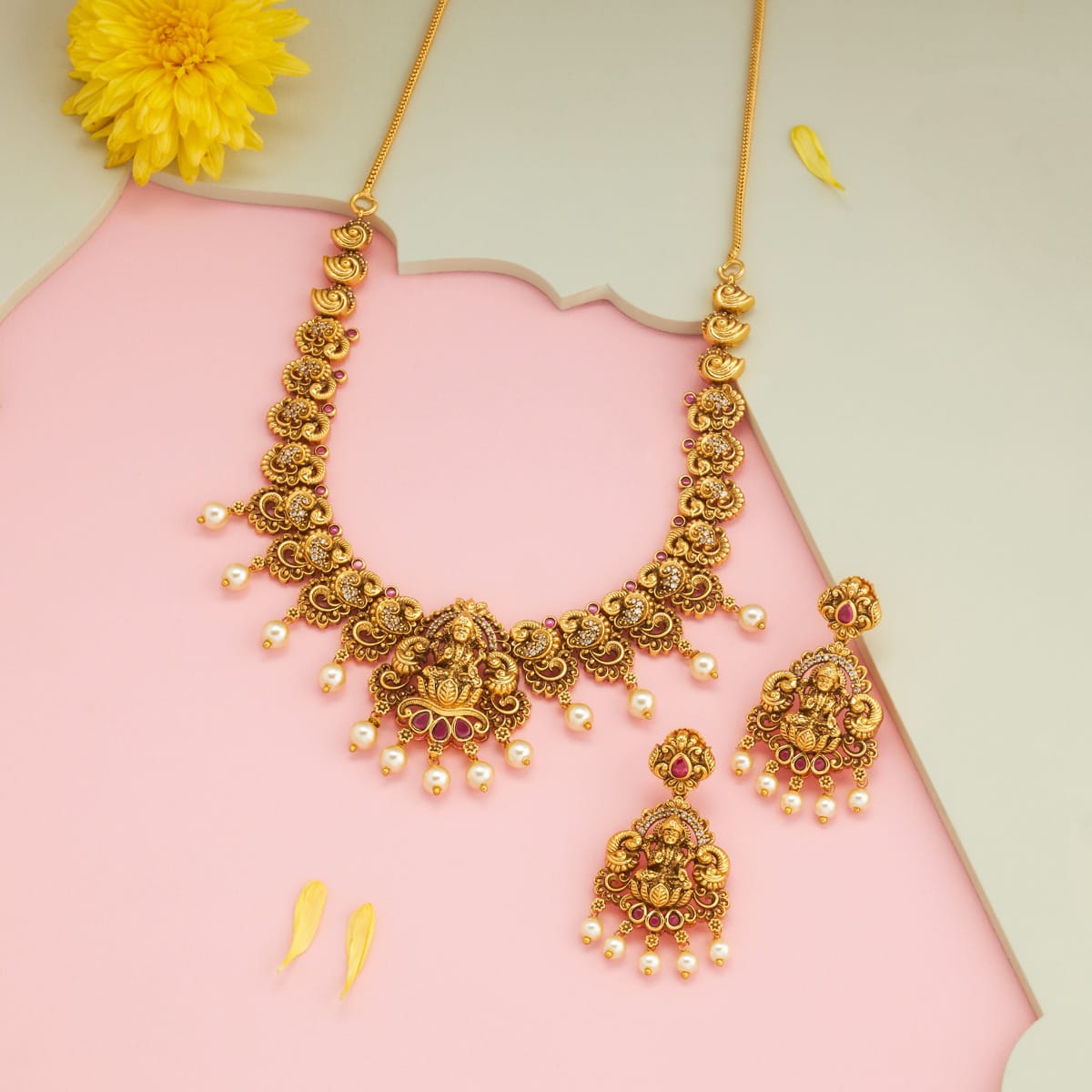Antique Necklace Antique Necklace 203468