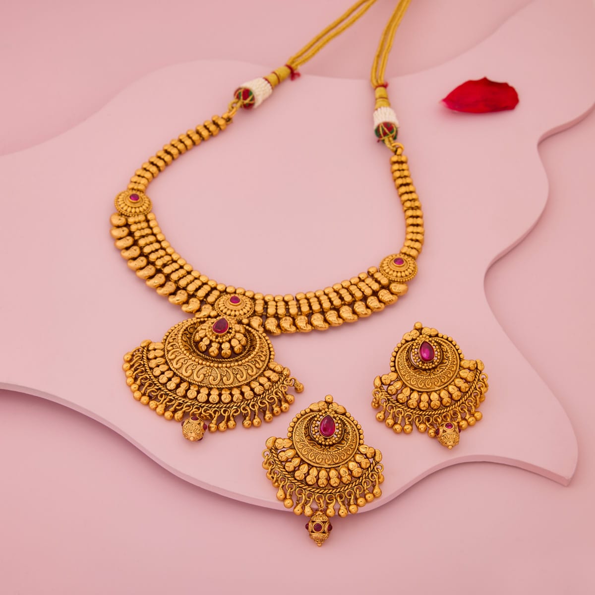 Antique Necklace Antique Necklace 204087