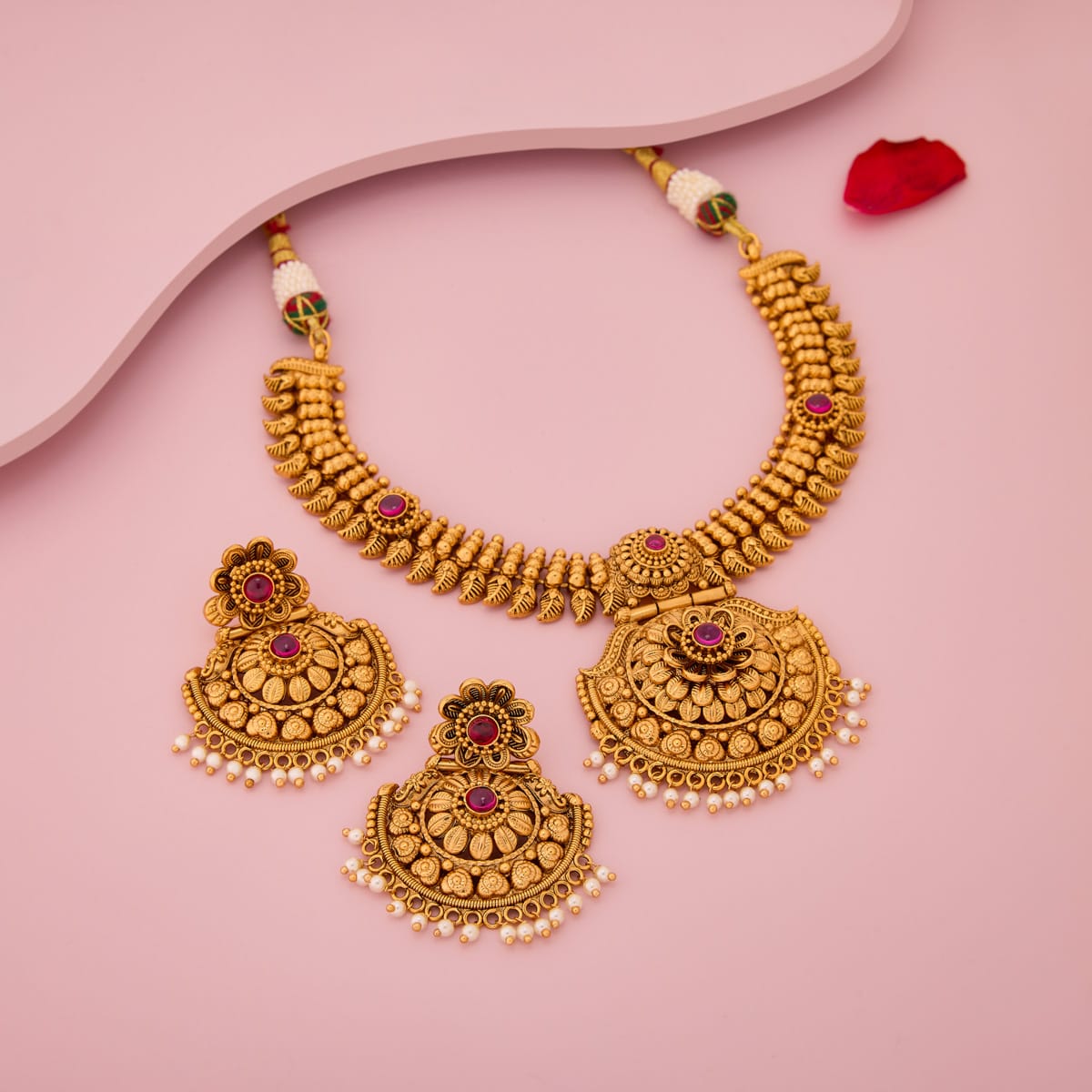 Antique Necklace Antique Necklace 204088
