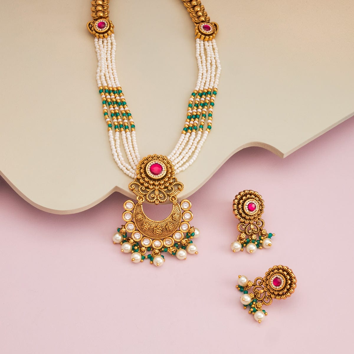 Antique Necklace Antique Necklace 181023