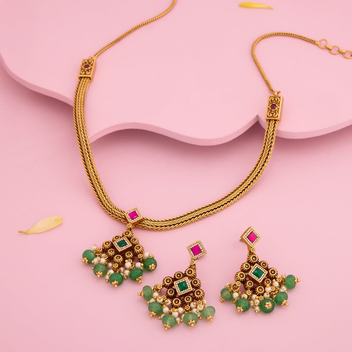 Antique Necklace Antique Necklace 189018