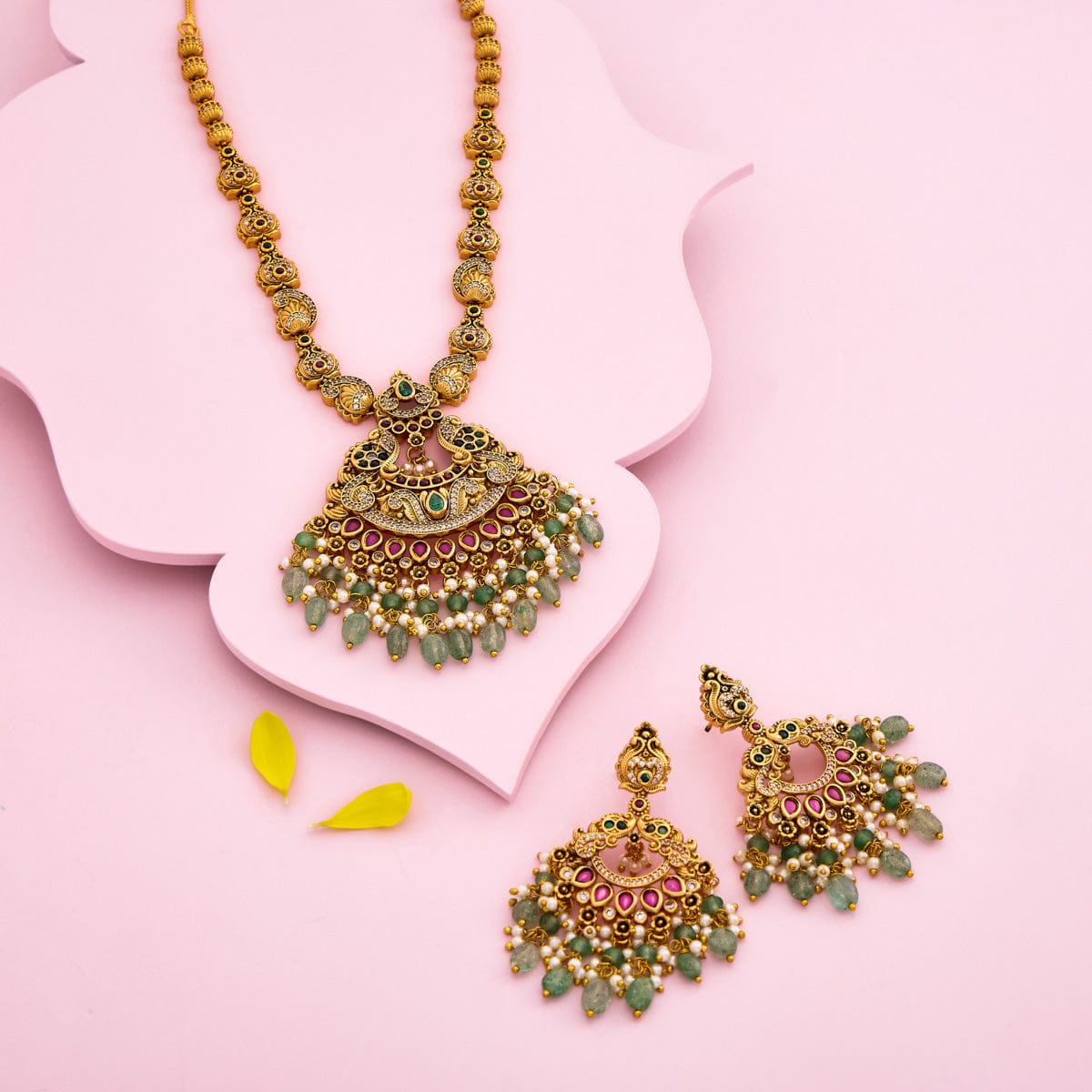 Antique Necklace Antique Necklace 190343