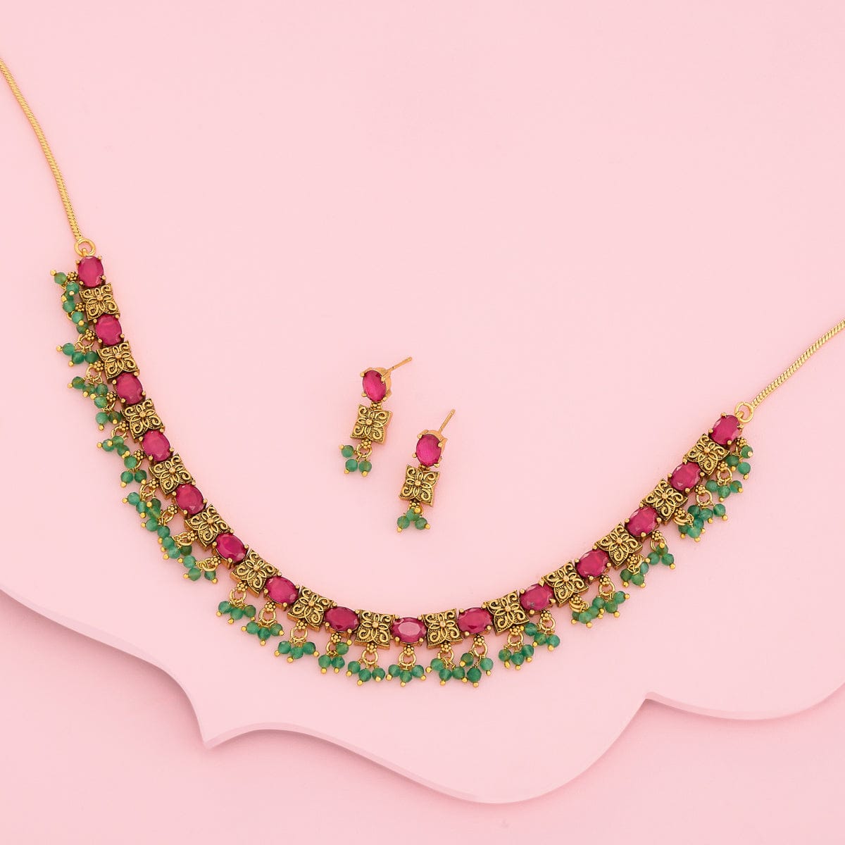 Antique Necklace Antique Necklace 190927