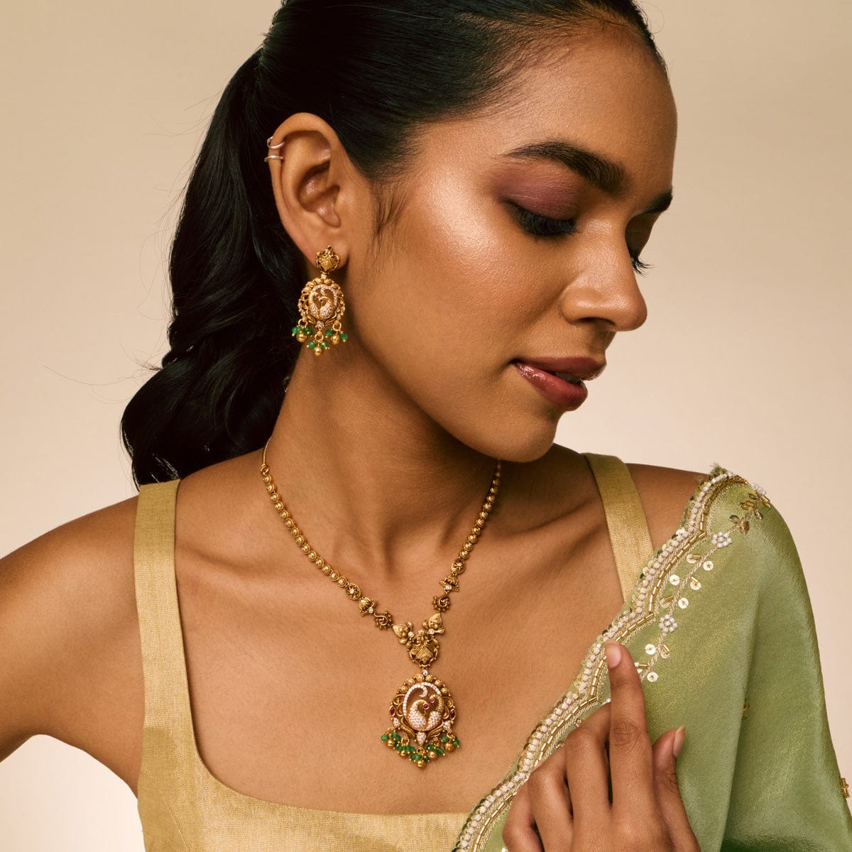 Antique Necklace Antique Necklace 190929