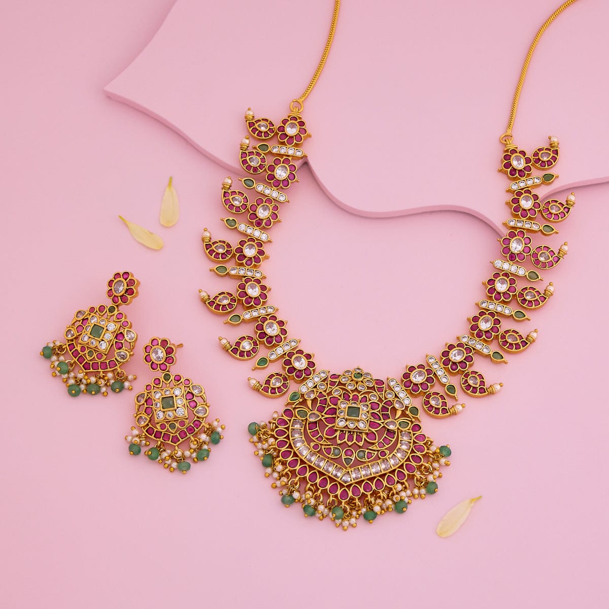 Antique Necklace Antique Necklace 193940